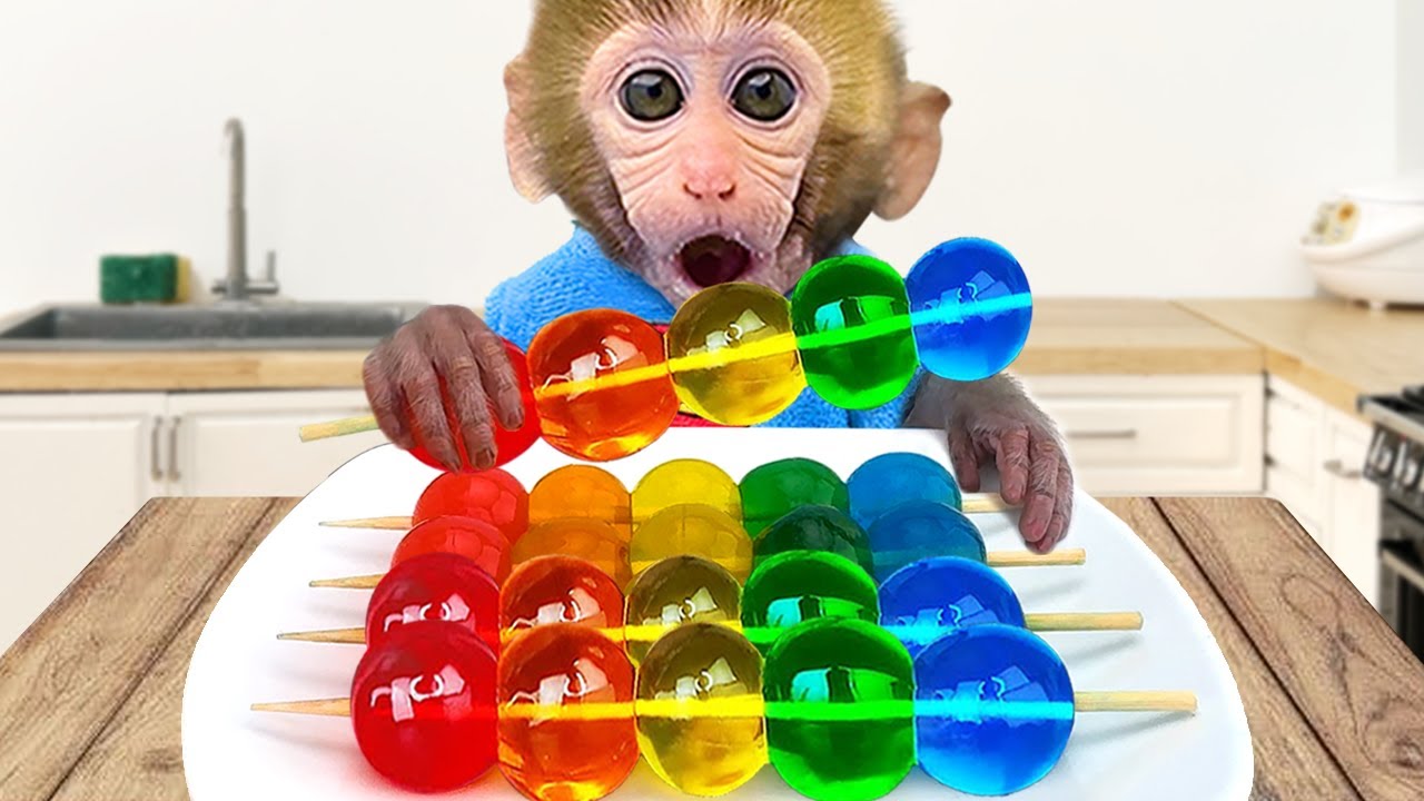 Macaco Bon Bon Come Gelatina Arco-Íris Doce e Compra Pasta de Dentes no Supermercado | BONBON BRAZIL img